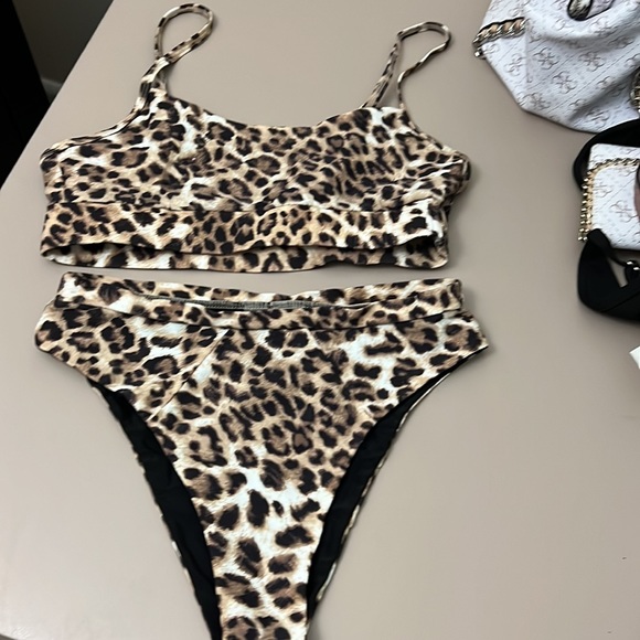 Beach Bunny Other - BEACH BUNNY BIKINI NWT